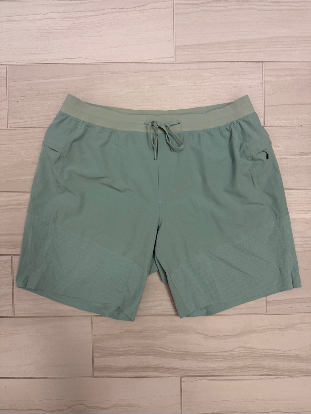Lululemon Men’s Mesh-Panelled Tennis Shorts Sage Green Court Gym 7” Sz M